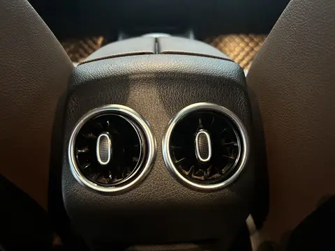 2021款 奔驰 GLB180 动感型