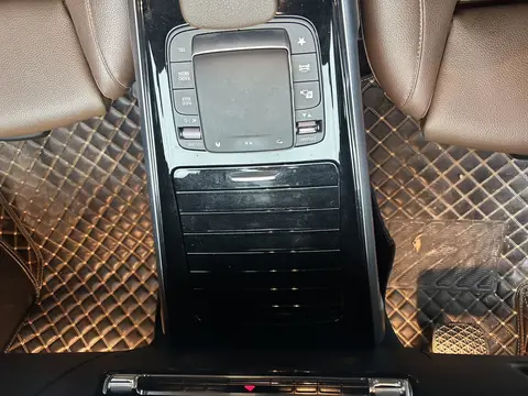 2021款 奔驰 GLB180 动感型