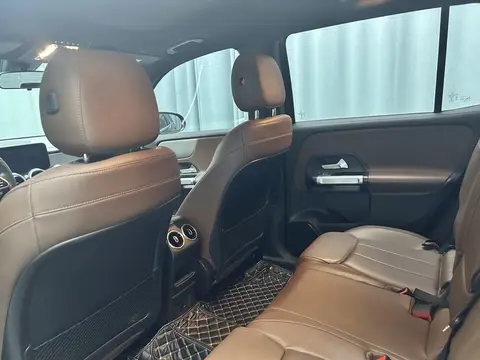 2021款 奔驰 GLB180 动感型