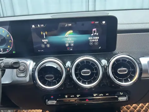 2021款 奔驰 GLB180 动感型
