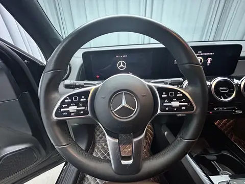 2021款 奔驰 GLB180 动感型
