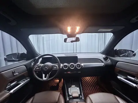 2021款 奔驰 GLB180 动感型