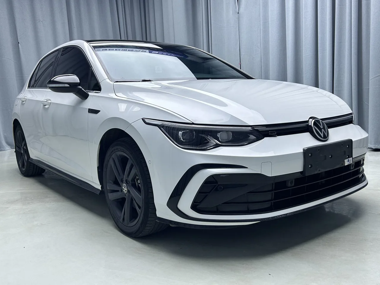 Golf 2023 модельного года с коробкой передач DSG 280 R-Line Lite