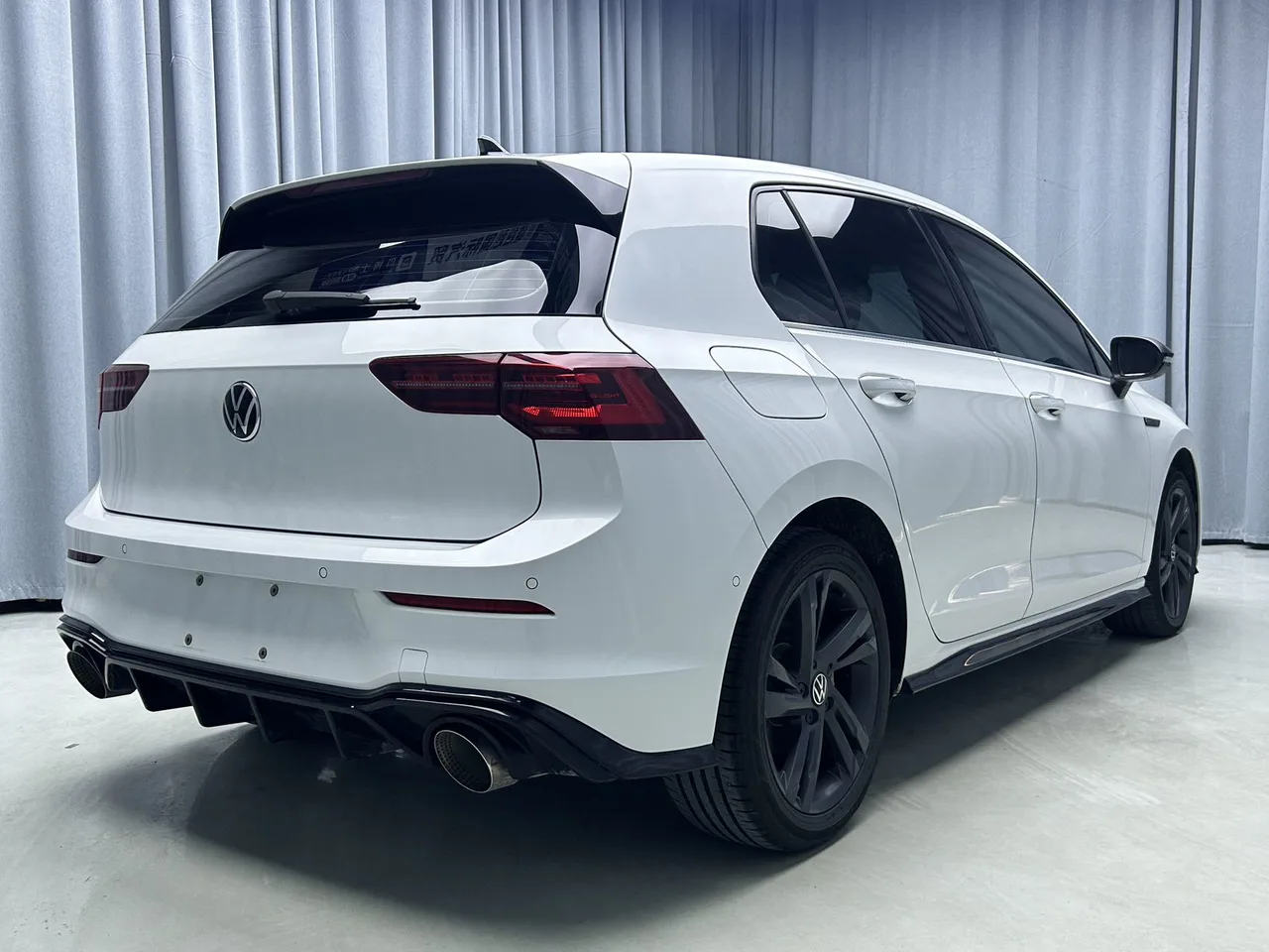 Golf 2023 модельного года с коробкой передач DSG 280 R-Line Lite
