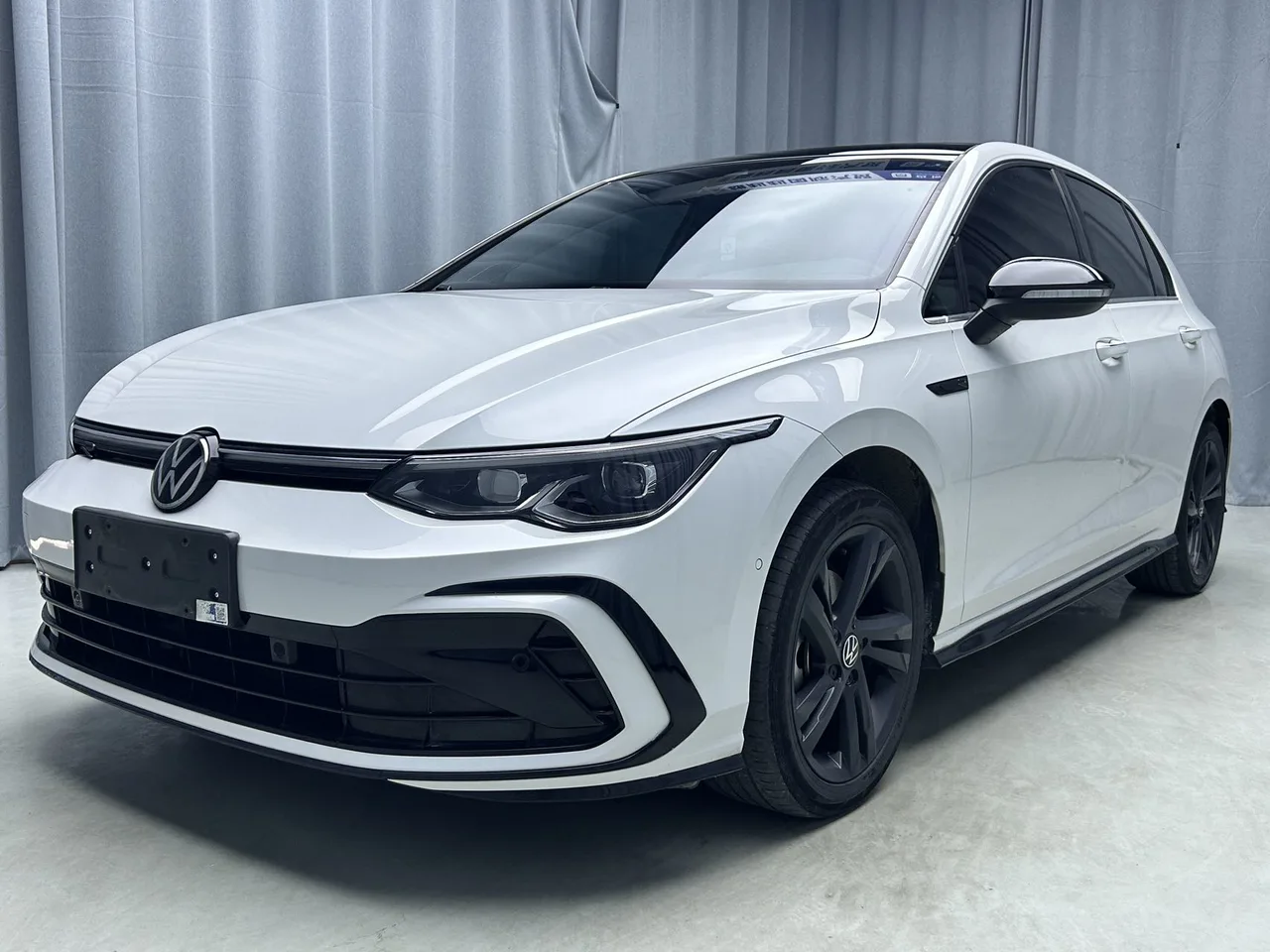Golf 2023 модельного года с коробкой передач DSG 280 R-Line Lite