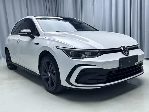 Golf 2023 модельного года с коробкой передач DSG 280 R-Line Lite
