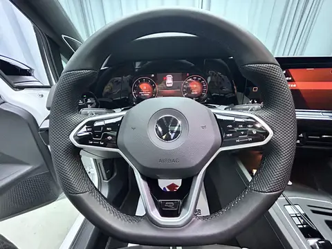Golf 2023 модельного года с коробкой передач DSG 280 R-Line Lite
