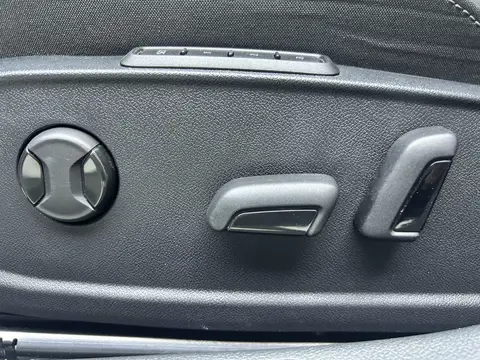 Golf 2023 модельного года с коробкой передач DSG 280 R-Line Lite