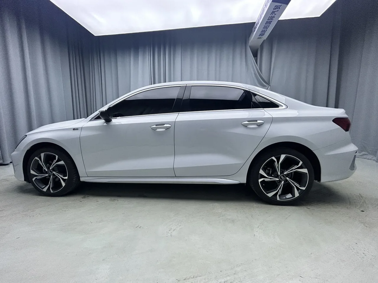2023款 奥迪 A3L Limousine 35TFSl豪华运动型