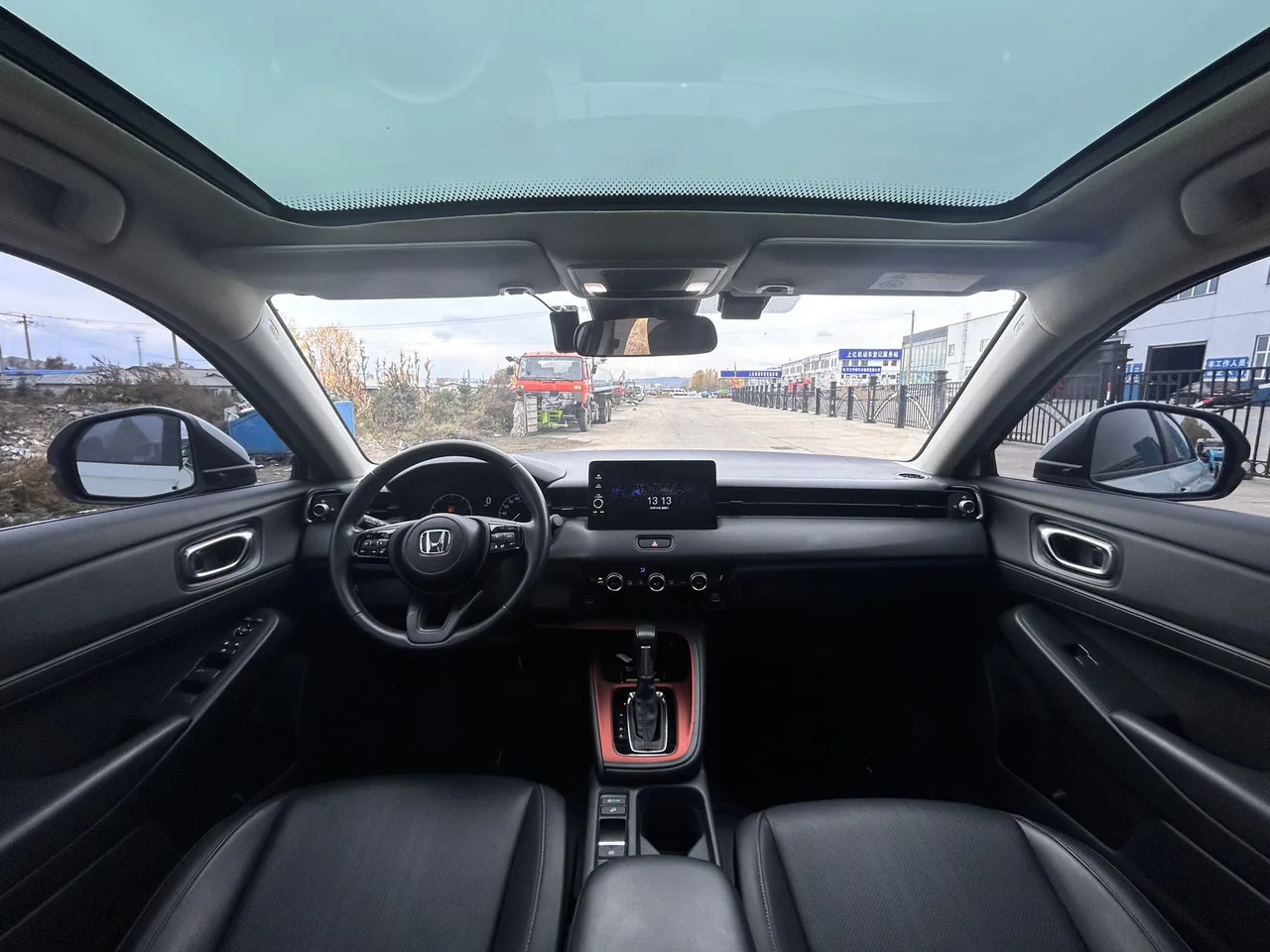 Honda Vezel 2023 модельного года, 1,5 л, CTV, версия «Люкс»