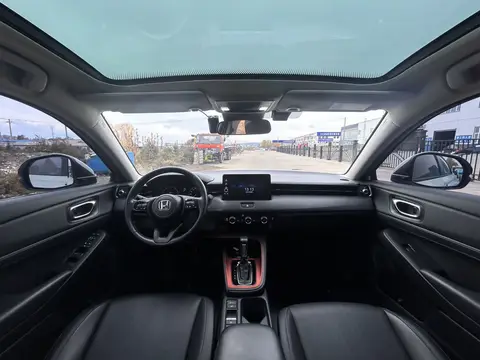 Honda Vezel 2023 модельного года, 1,5 л, CTV, версия «Люкс»